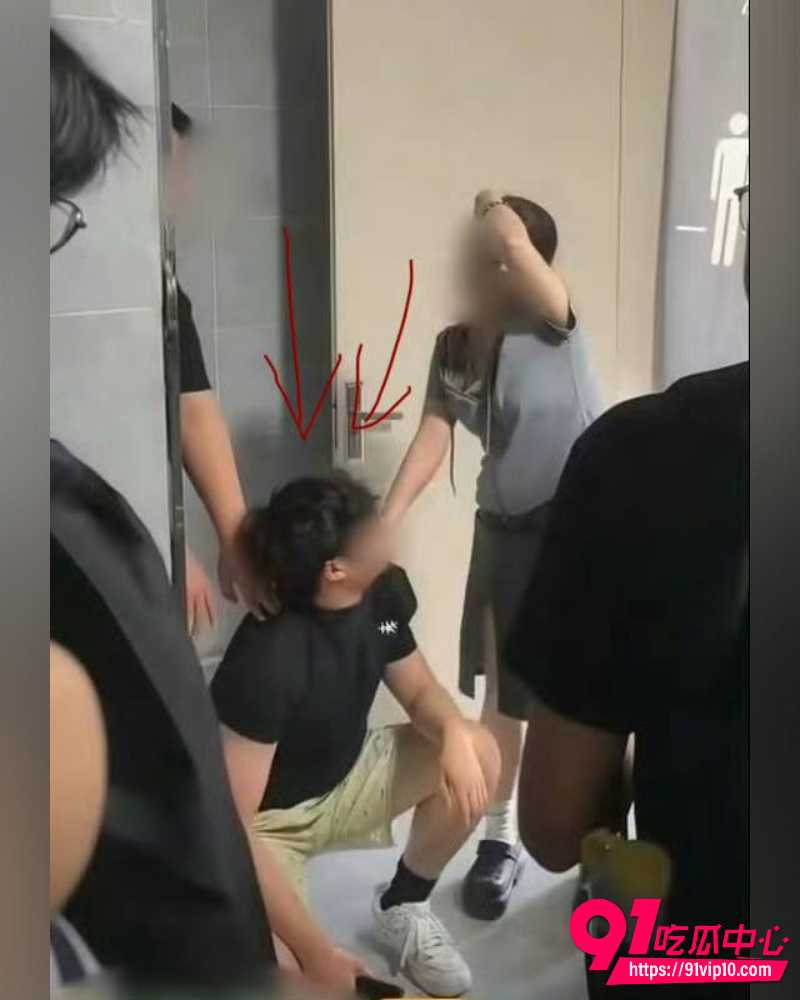 河北地质大学包宇航女厕偷拍被抓 4 河北地质大学包宇航女厕偷拍被抓 4