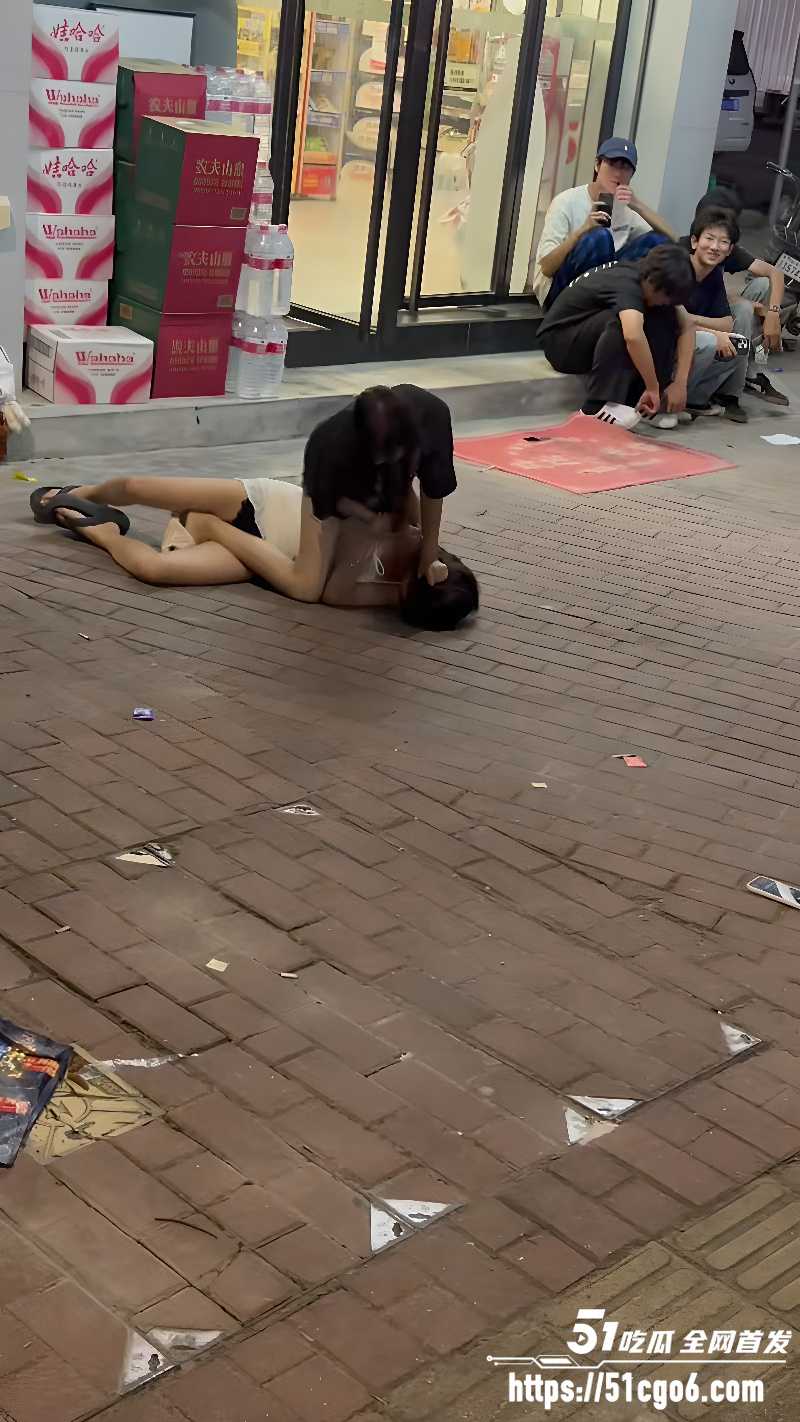 精神小妹当街打架 4 精神小妹当街打架 4