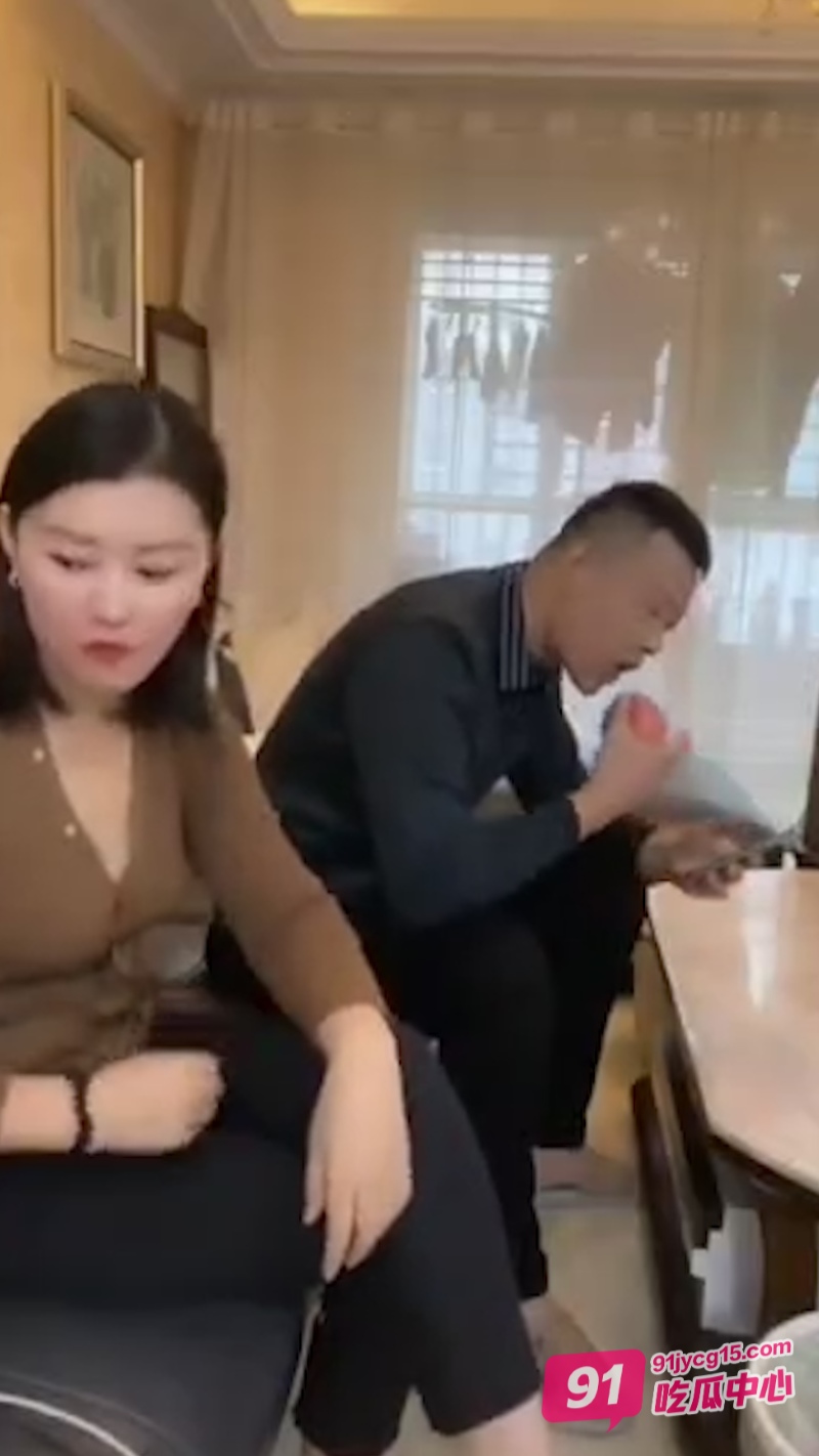 抖音新沂市特色八大碗喜剧传媒和网红晴晴子 私底下交情劲爆！ 配图3