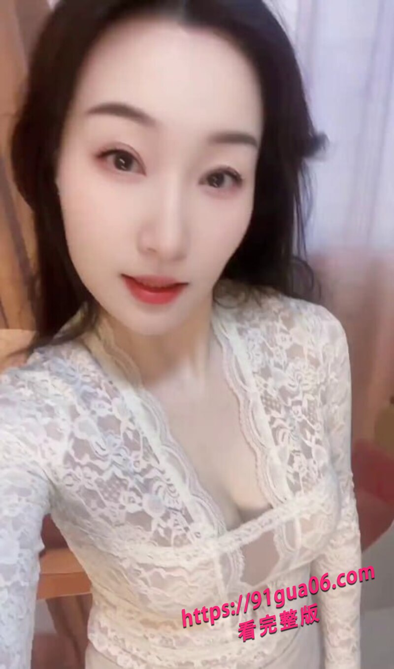 母子乱伦～儿子房间推倒母亲 暴力输出干得呻吟不止
