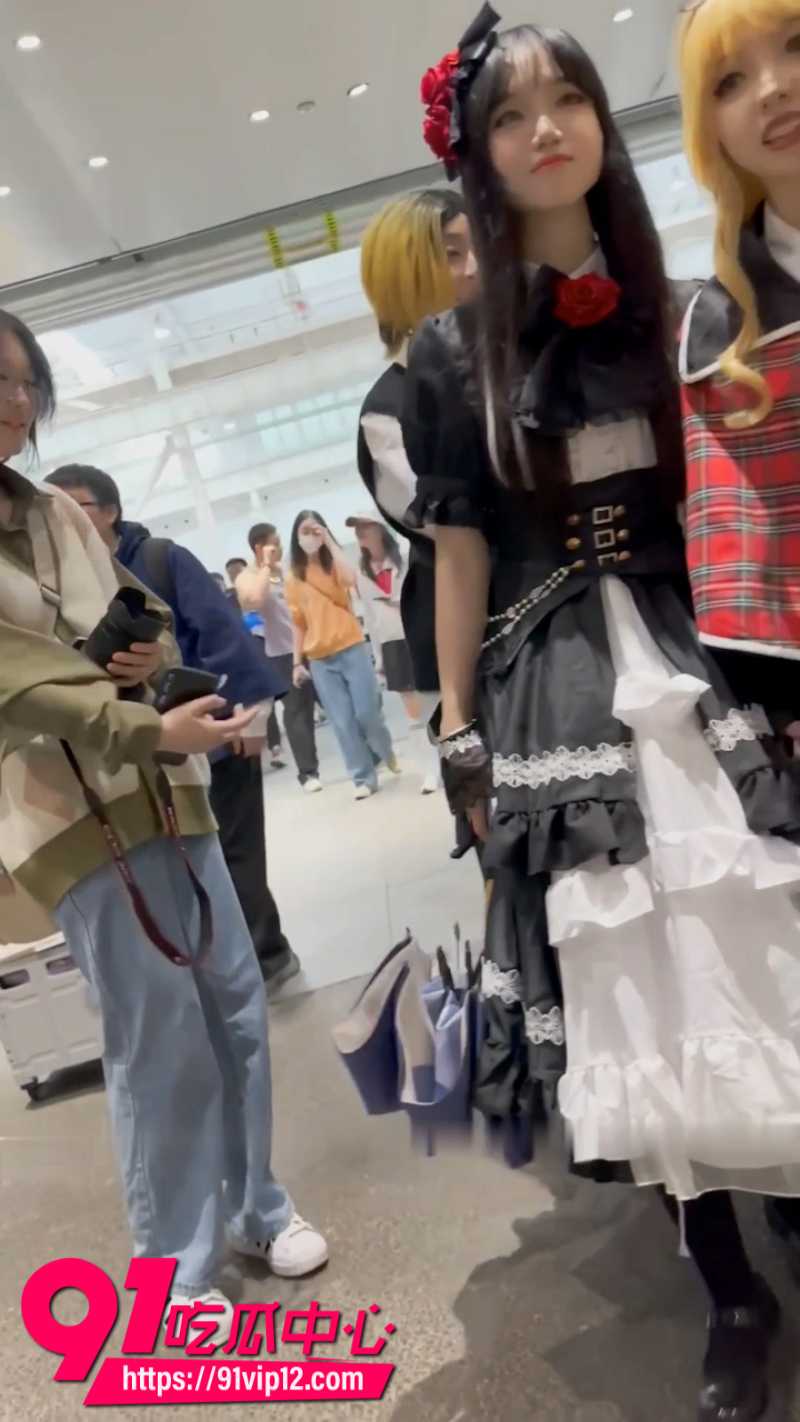 抄底大神漫展尾随女COSER偷拍最新作品1 抄底大神漫展尾随女COSER偷拍最新作品1