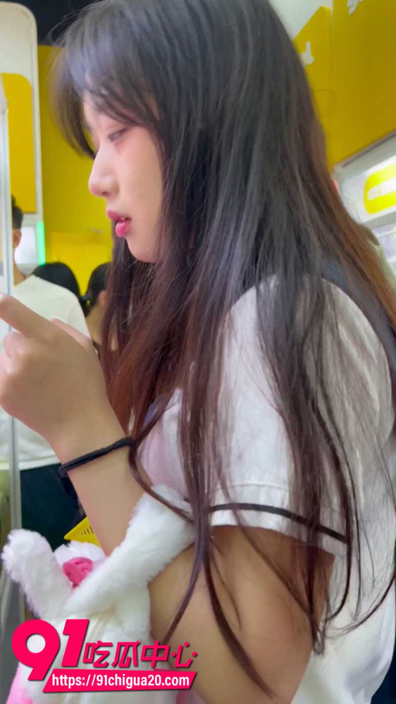抄底大神商场极限偷拍JK嫩妹3