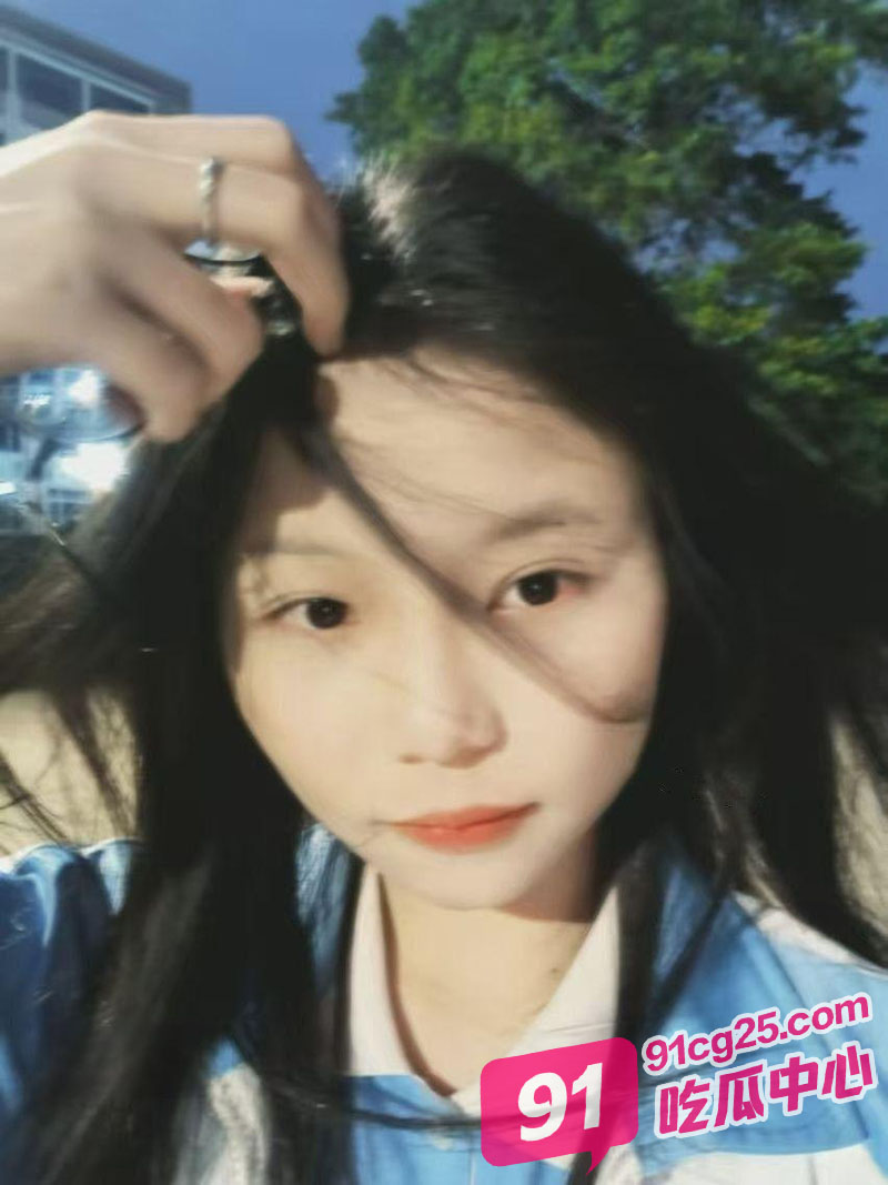 泉州师范学院胡琼月 清纯学妹有着粉嫩白虎 出租屋被无套调教！