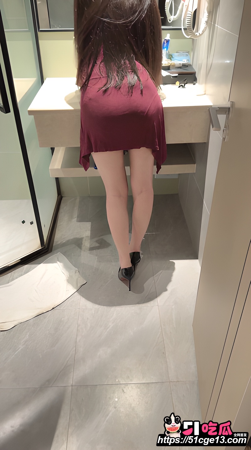 51原创乱伦姐弟情趁哥们出门操她老婆01 51原创乱伦姐弟情趁哥们出门操她老婆01