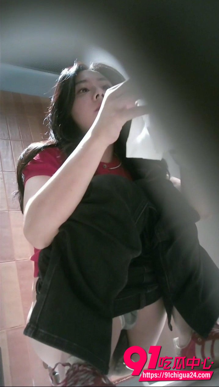 偷拍酒吧女厕2