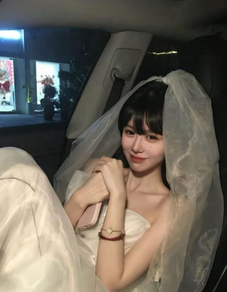 400万粉网红深海蜜柚人设崩塌 赵韩倩怒爆一年睡4个多p床片曝光!