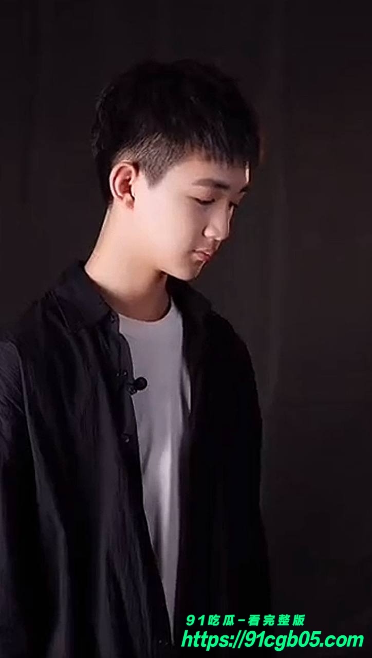 女友李禹熹曝光男演员荣梓杉家暴出轨16