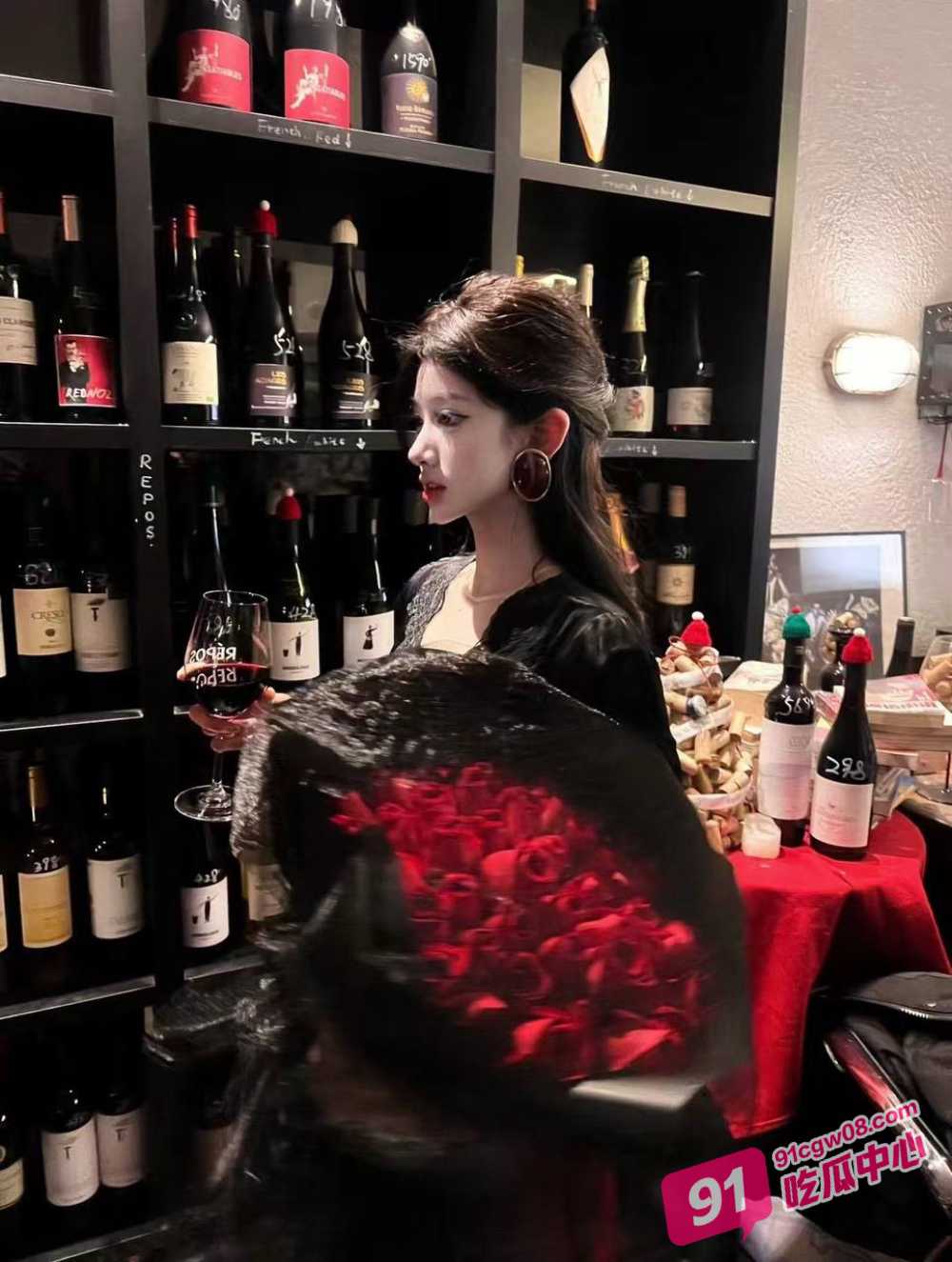 抖音女神 贾滢玲 露脸大尺度骚照流出 170大长腿母狗妥妥的人肉炮架子 配图11