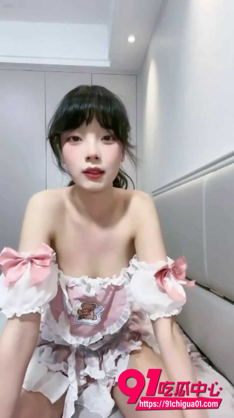 清纯反差骚妹梦梦1