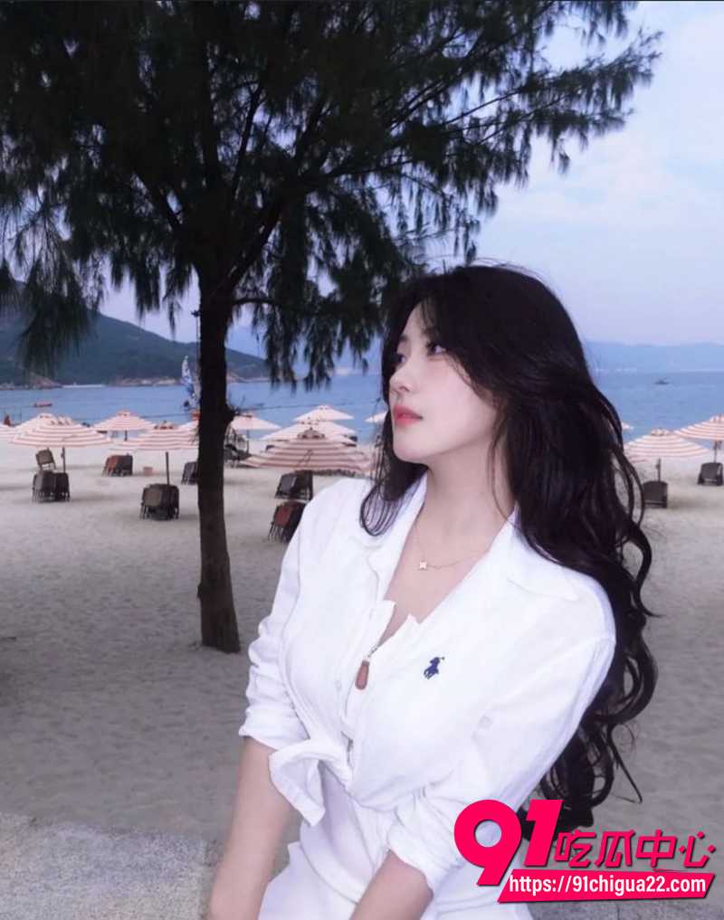 95后女教师不雅自拍 4