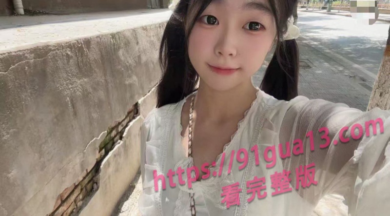 风骚妹为赚钱 拍摄多段展示私密绝技视频爆火 配图3