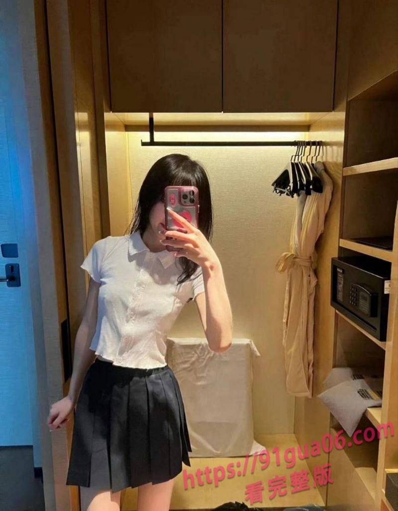 上海海关学院叶璇大尺度视频流出 自毁形象甘为金主胯下淫娃 配图3
