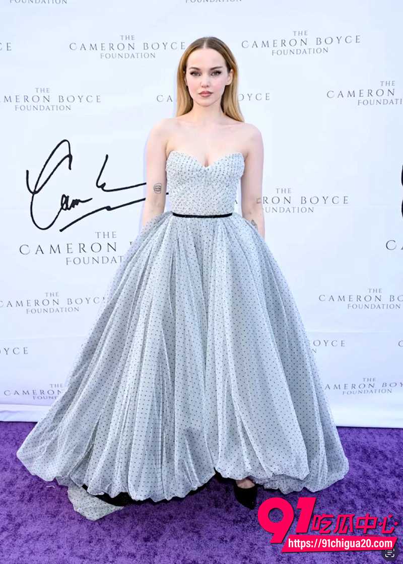 美国女演员和歌手德芙·卡梅隆 5 美国女演员和歌手德芙·卡梅隆 5