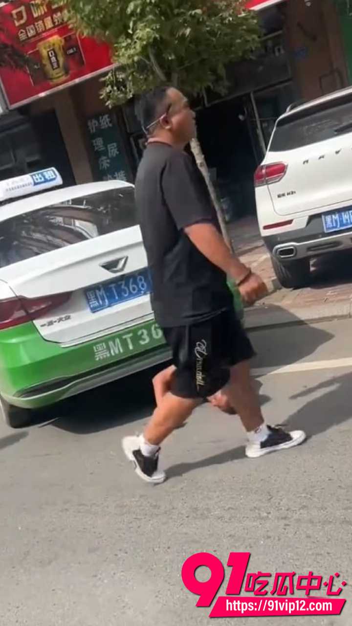 黑龙江男子被出租车碾压3 黑龙江男子被出租车碾压3