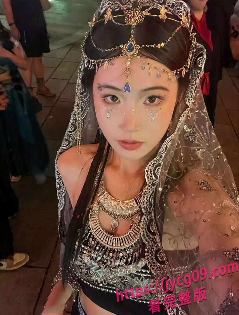 湖南长沙乖巧幼师 私下竟如此主动撩人!画面疯传