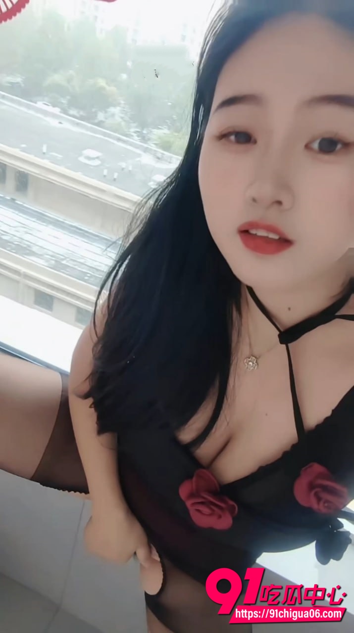 巨乳淫妻娍楼梯间做爱3