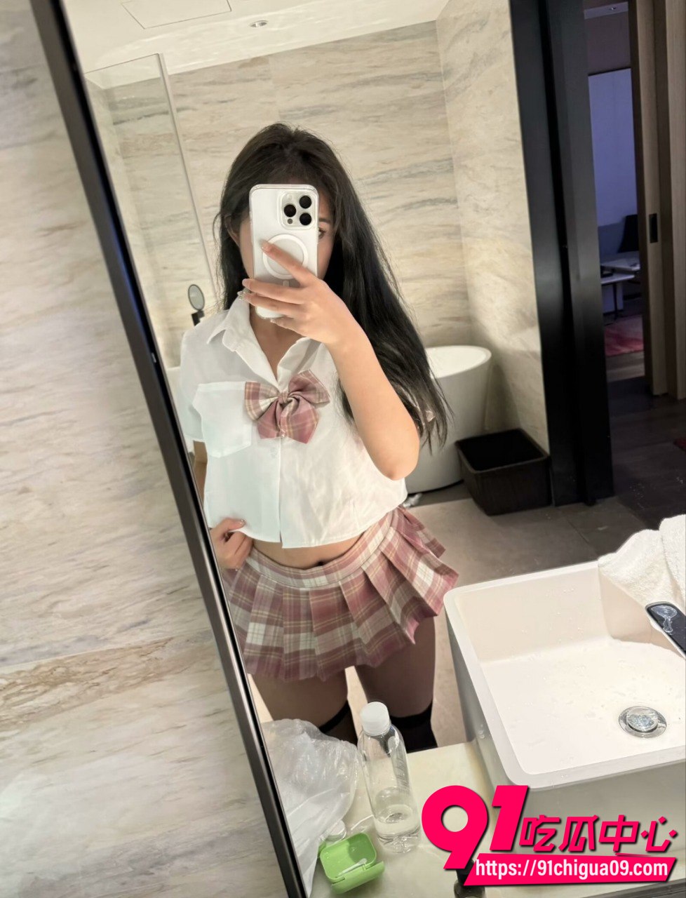 瓜友投稿福建莆田女海王吴湘婷外围陪酒 600一次百人斩记录照 做爱视频泄露 怀孕打胎全过程曝光
