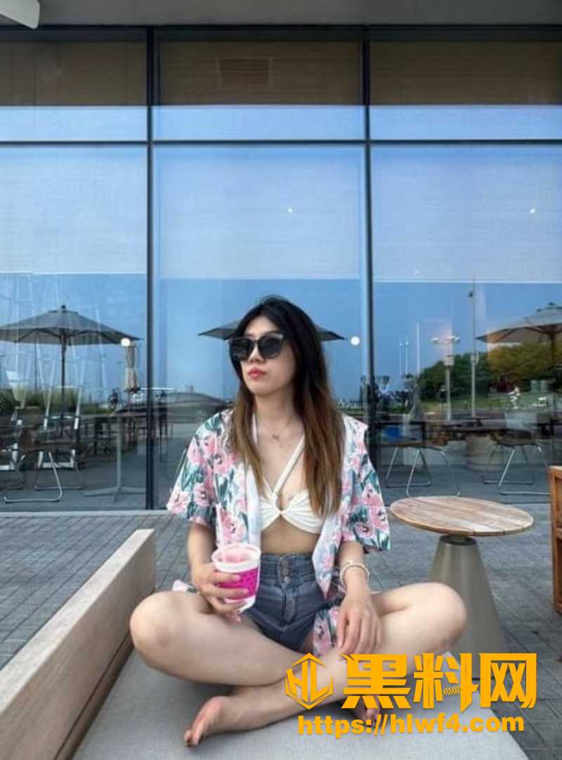 黑龙江反差少妇 邹红丽 酒店偷情被老公曝光 裤子没脱完就开干 饥渴求操的样子淫荡至极