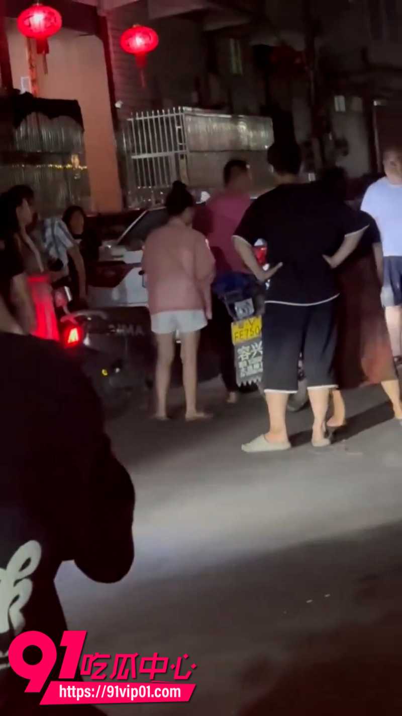 揭阳仙桥三立幼儿园女幼师勾引股东偷情被老公当场抓包暴打1.2