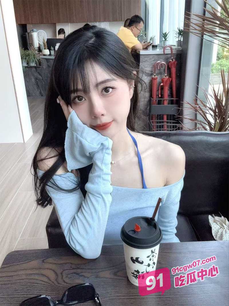 震撼推荐!91女神涵菱性爱自拍 各式浪操舔制服诱惑篇 主动上位扭动反差的不得了!