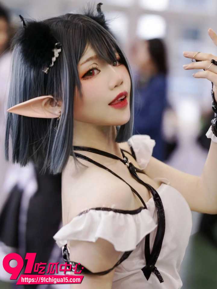 B站一只塔娅娅Su公共厕所被变态偷拍5