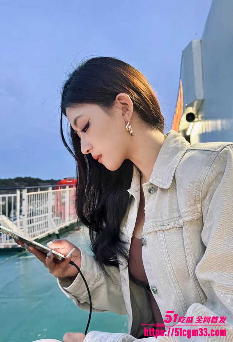 极品颜值网红舞蹈艺术生不雅视频曝光1拷贝