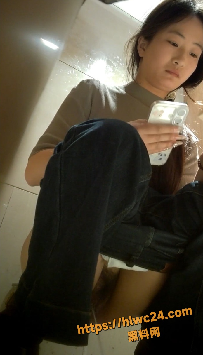 KTV女厕放尿偷拍福利 少妇御姐蹲坑 嫩穴脸穴同框 超自然骚浪嘘嘘现场