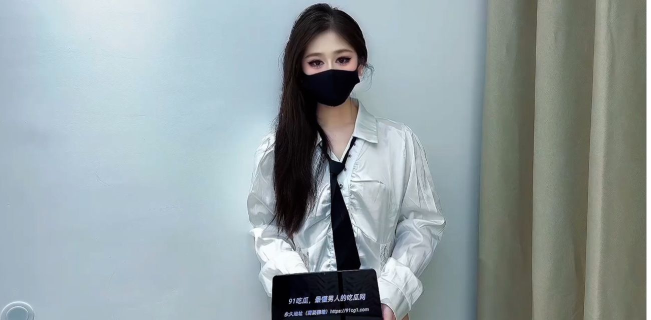 91原创风骚小姨与侄子乱伦游戏 黑丝足交侄子的大肉棒 好幸福！