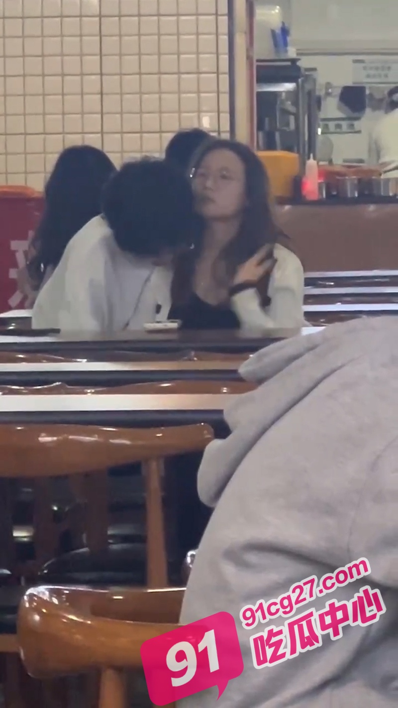 2_W_800px.jpg