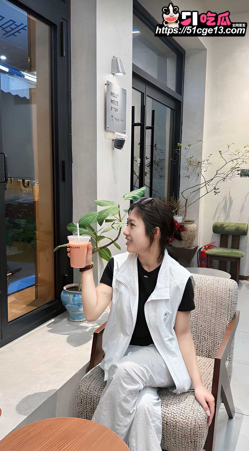 云南玉溪反差婊卢文琪被无套狂操1 2 云南玉溪反差婊卢文琪被无套狂操1 2