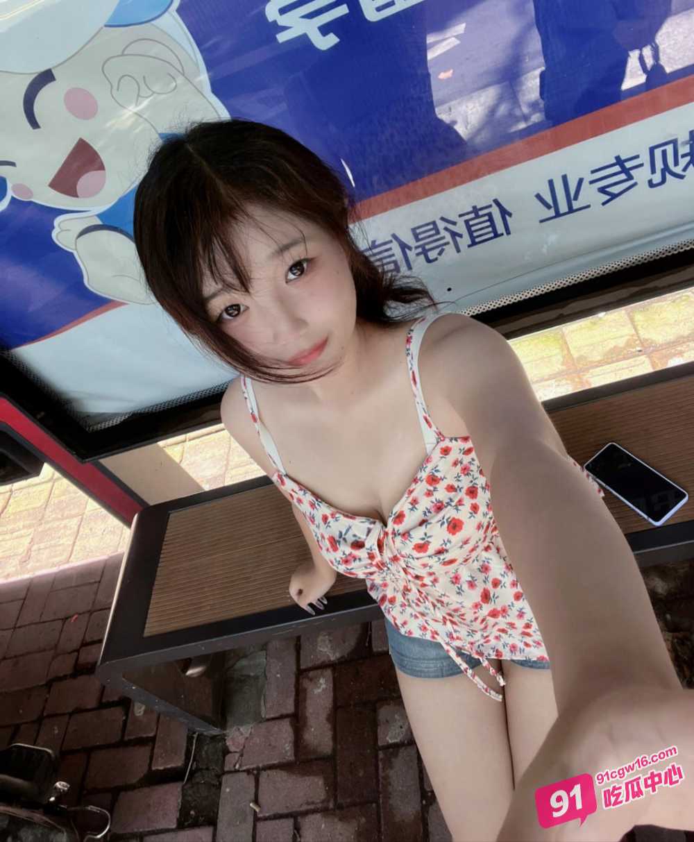 网红福利姬Akira cos永劫无间顾清寒 白虎馒头穴足交榨精 直叫人停不下来！ 配图2