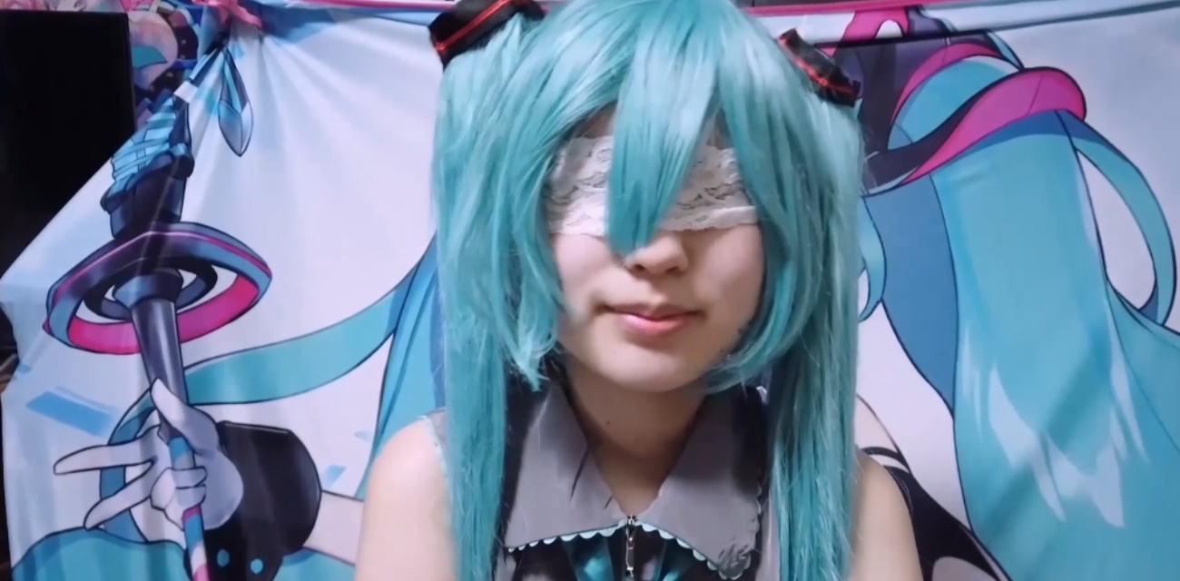 初音未来cos无码破解版 蒙眼双马尾蓝发少女深喉口爆后入猛干