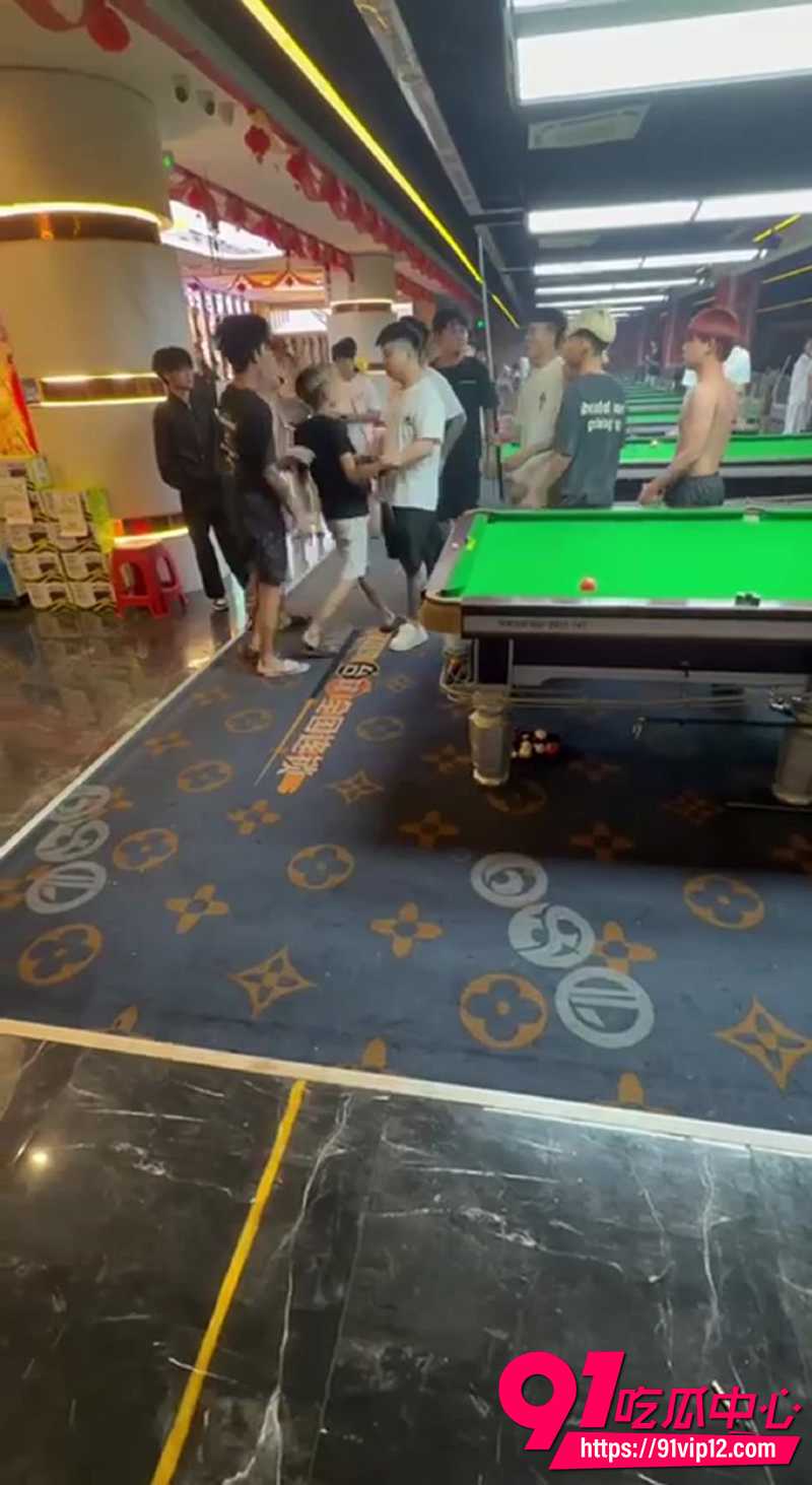 湖南永州道县台球厅打架现场 3
