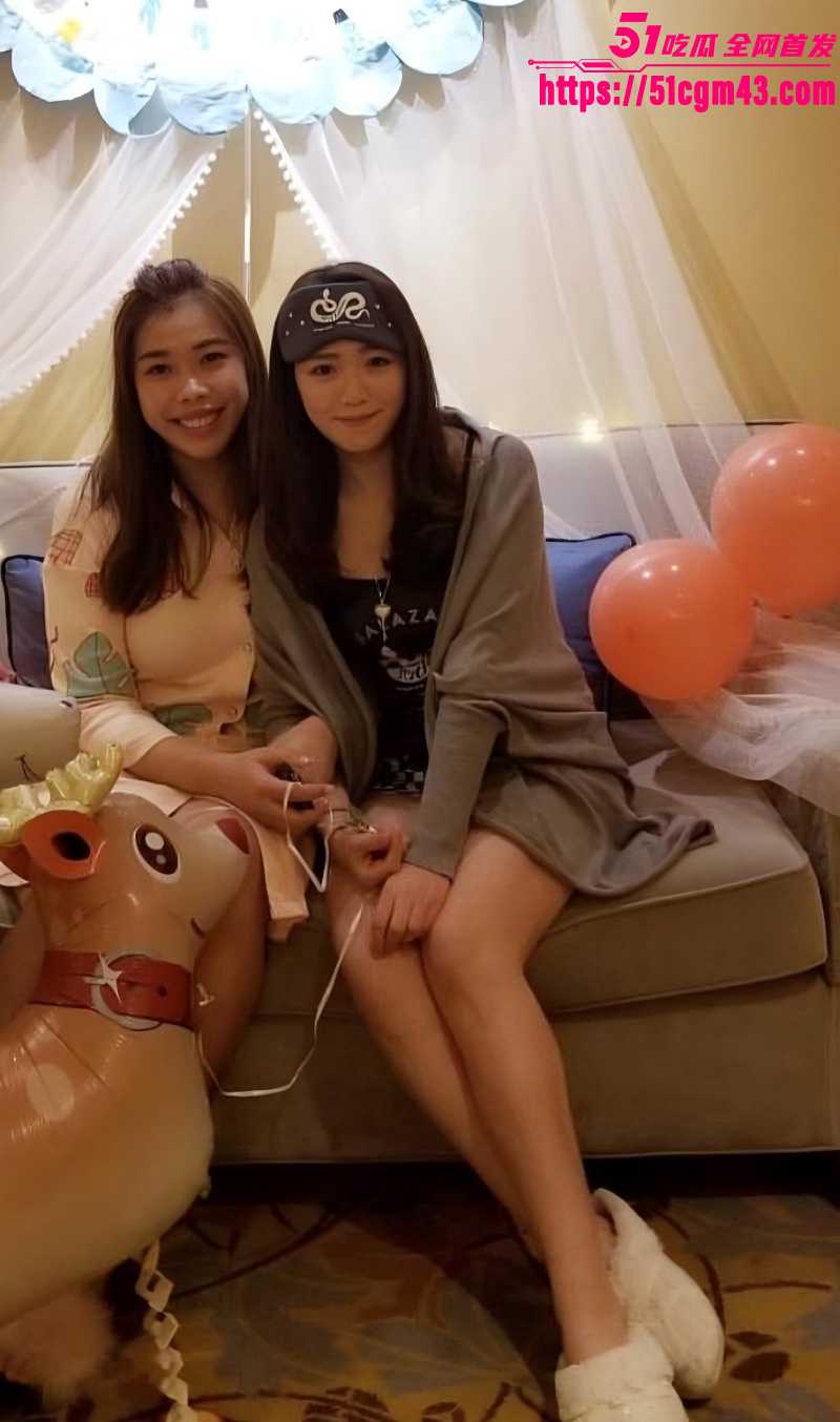 女教师出轨被调教喝尿03 女教师出轨被调教喝尿03