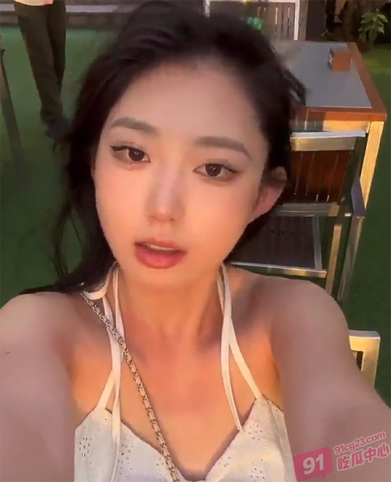 山东威海甜美少妇 沦为情人性奴 18cm大屌都能跪吞！