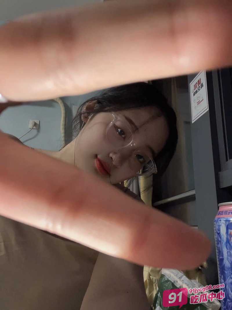 福州幼师邱妤表面清纯 私下却是公交车 喜欢到处勾引男人！ 配图3