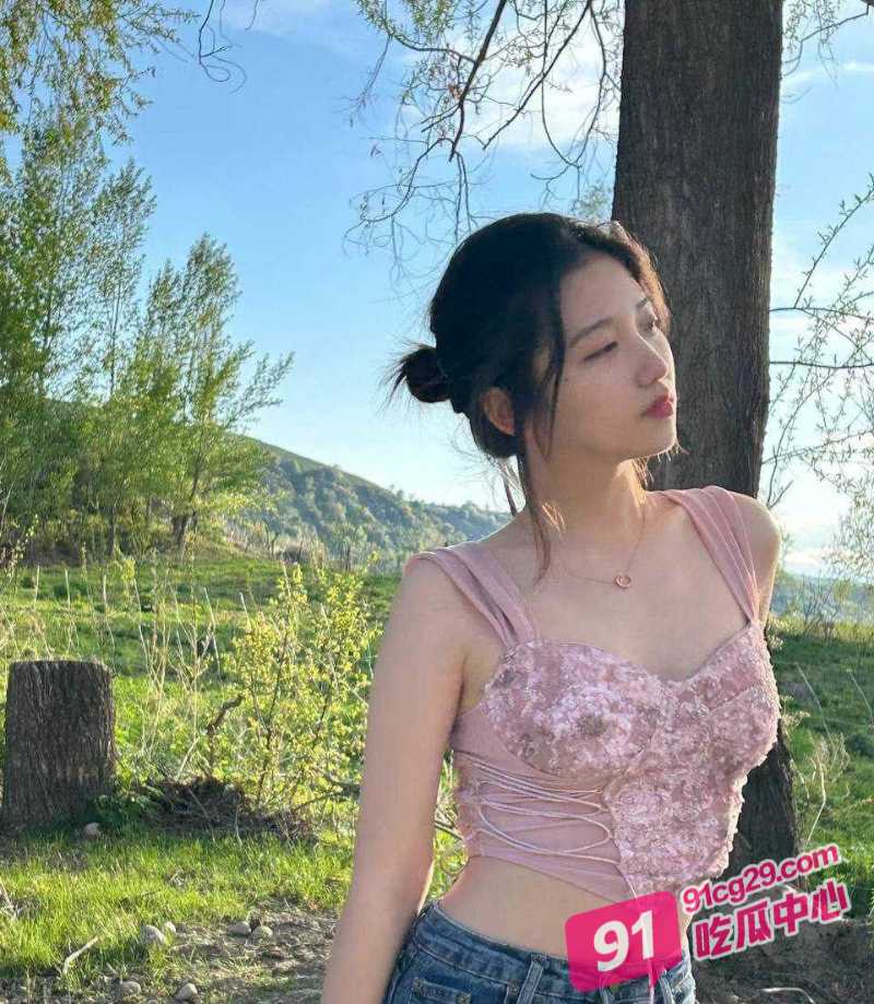江财经大学校花 李书妍 人美逼遭罪 再美也没用 被渣男插腻了照样曝光！ 配图2