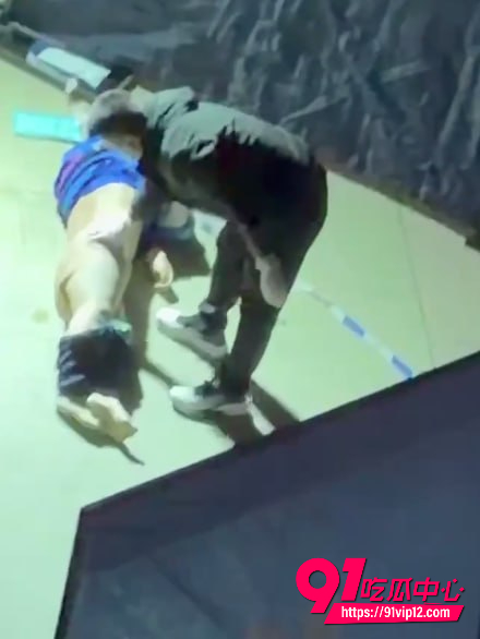 私刑割鸡3 私刑割鸡3