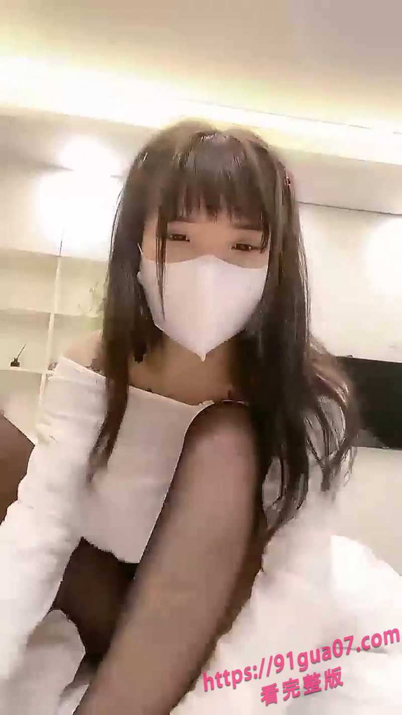 武汉大学张延婷私拍曝光 口活娴熟服务让人腿软 配图2