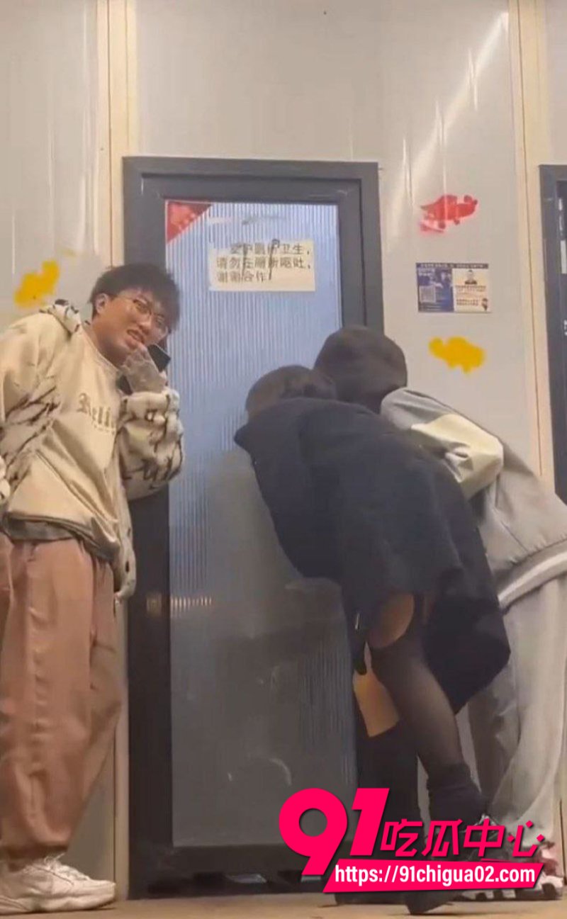 淄博烤肉店厕所偷情现场5 淄博烤肉店厕所偷情现场5