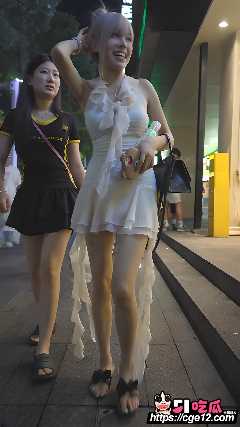 商场偷拍小姐姐裙底 3 商场偷拍小姐姐裙底 3