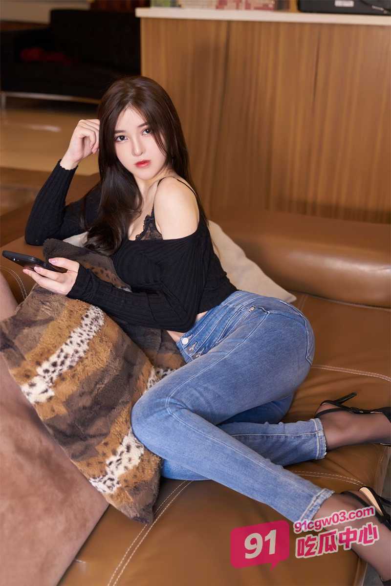 顶级绿帽奴 给淫妻叫两技师一个插嘴一个推油 绿奴在一旁好好享受!