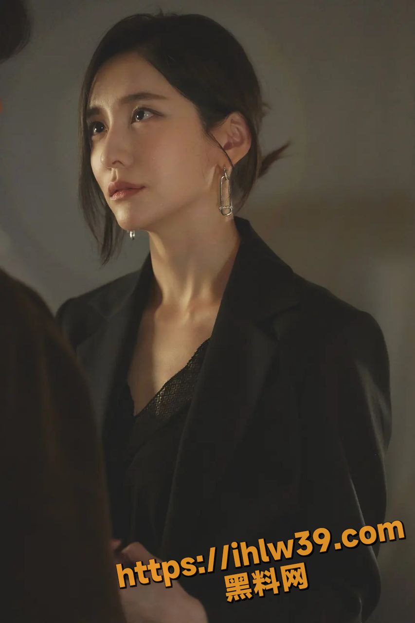 韩国女星朴智贤为作品献身 片中大尺度露点以及啪啪现场，一对酥胸无比粉嫩，叫声无比动人！