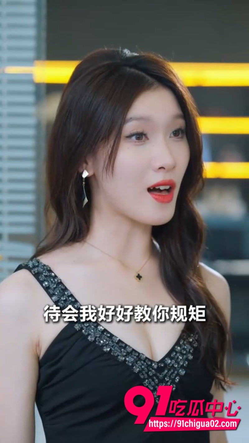 最新擦边短剧 家的诱惑 姐妹两争抢一个男人6