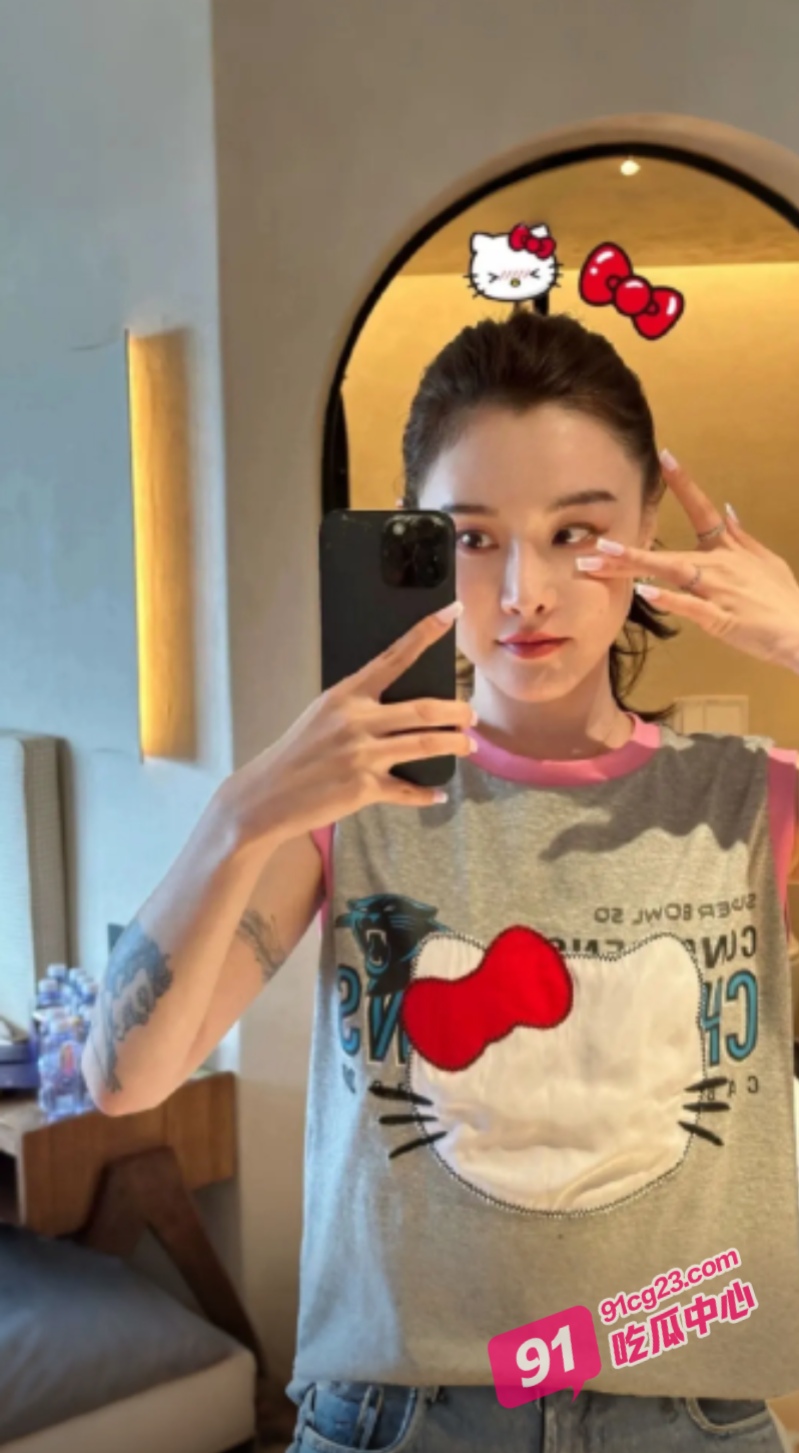英语老师背地偷吃被拍下频 绿帽老公翻看手机发现 视频上传全网让她身败名裂！ 配图3