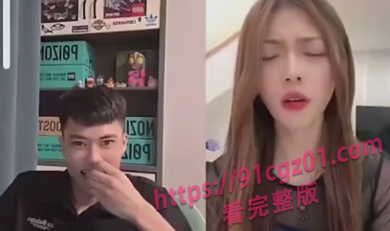 快手反差女主播pk 在直播间大秀自慰绝活~