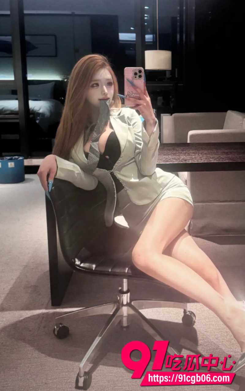 抖音卖逼女李恩秀 3