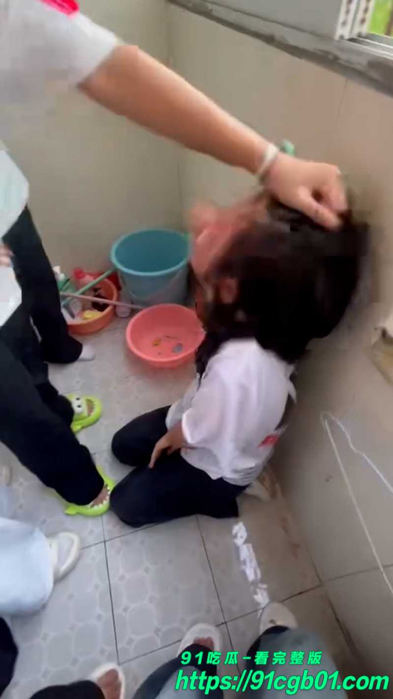 广西梧州市苍梧县石桥中学八名女生围殴一名女生网页素材7素材水印版