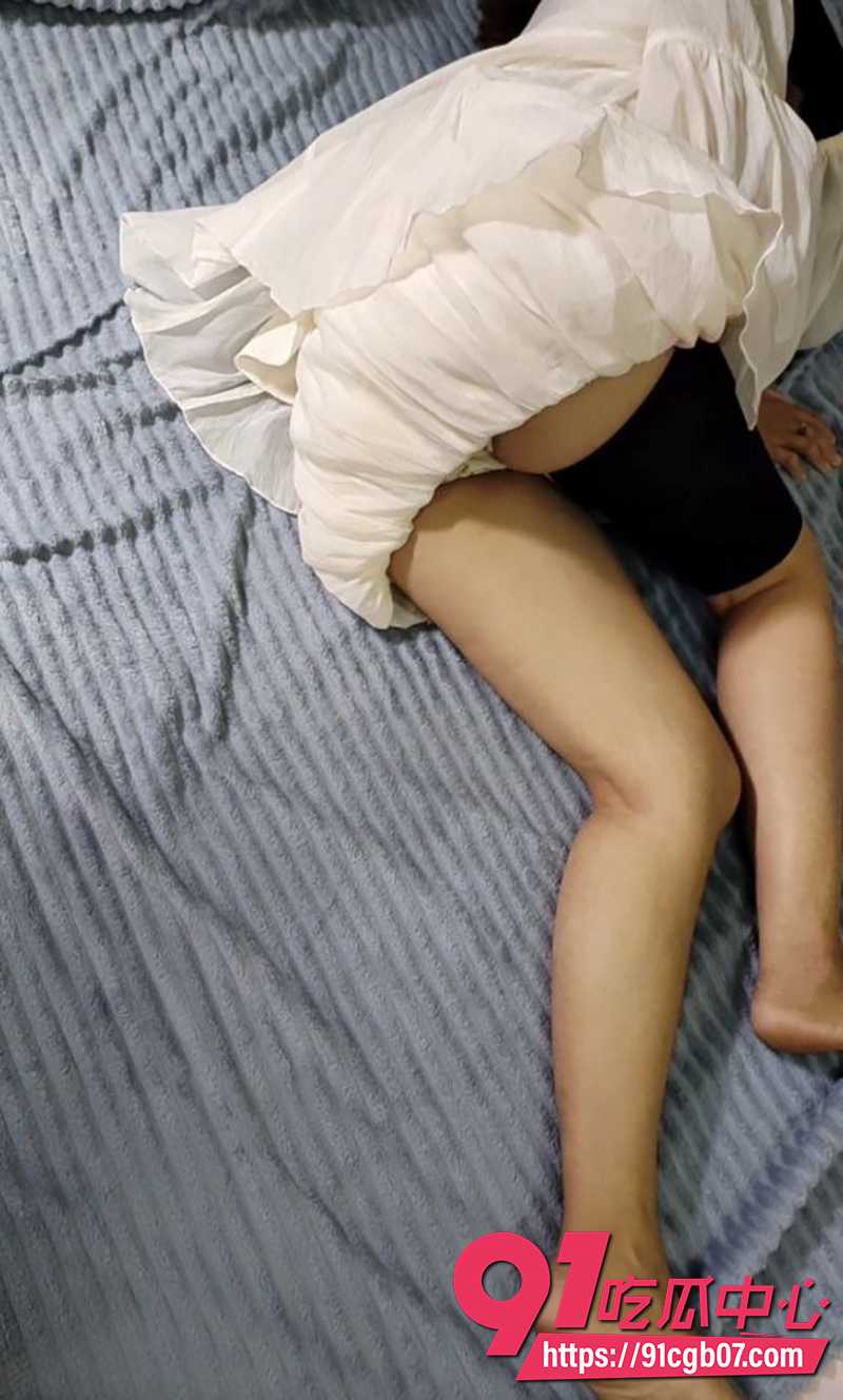 海角叔嫂乱伦 寂寞小叔子勾搭嫂子疯狂偷情 恰好嫂子饥渴难耐 翻云覆雨激情做爱！