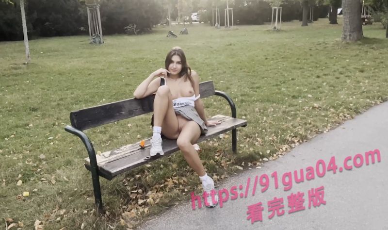 欧美圈最火的姐妹花露出合集 清纯与性感无缝切换！ 配图4